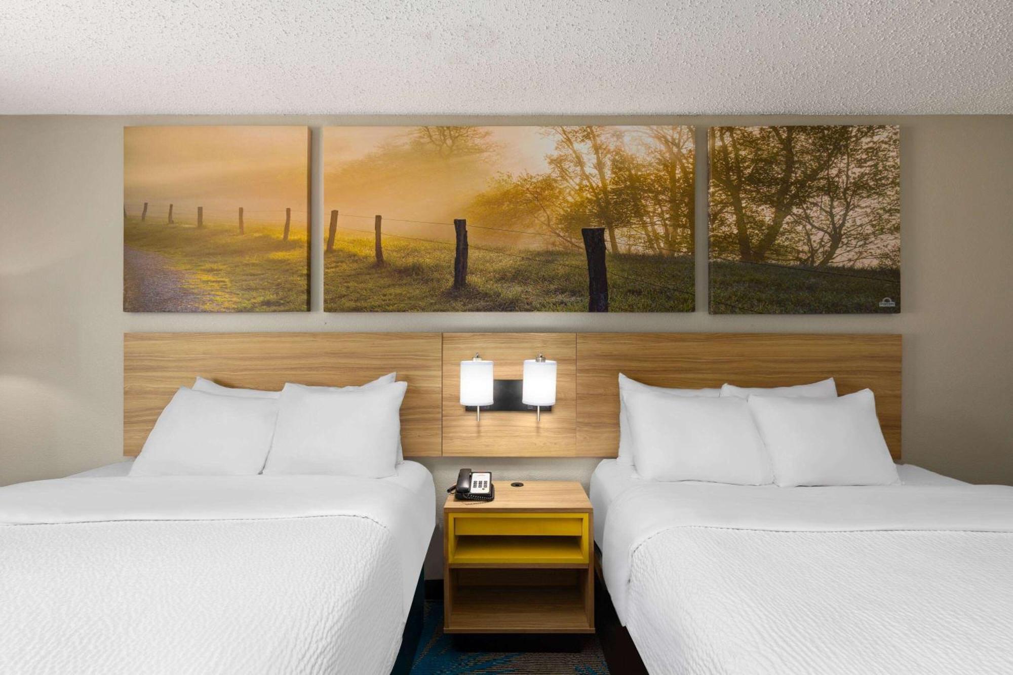 Days Inn By Wyndham Glasgow Eksteriør bilde