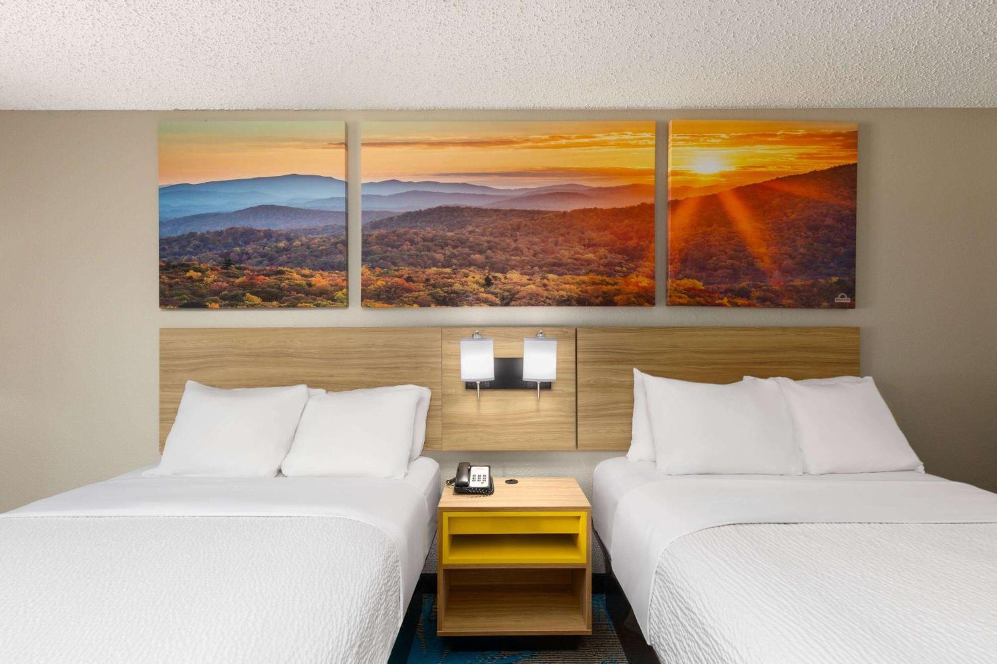 Days Inn By Wyndham Glasgow Eksteriør bilde