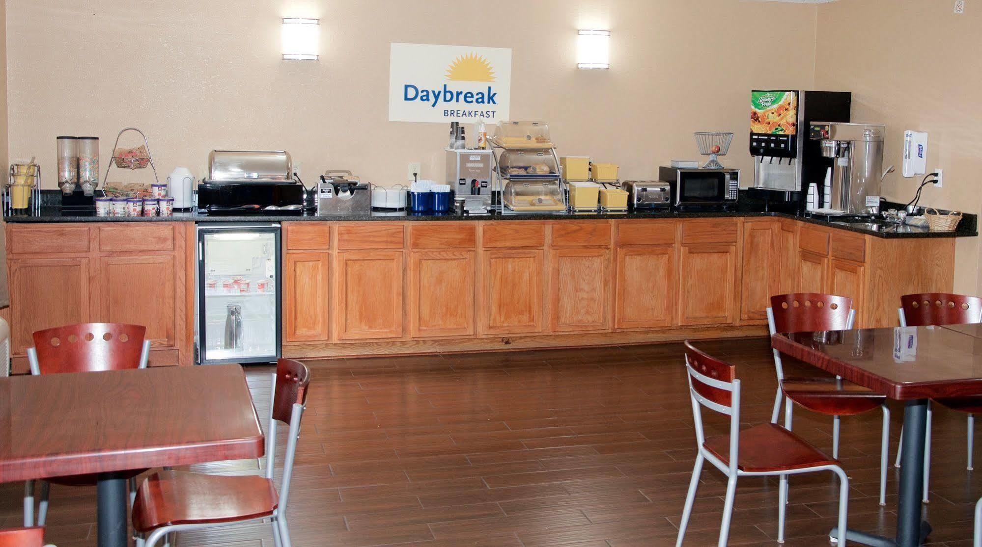 Days Inn By Wyndham Glasgow Eksteriør bilde
